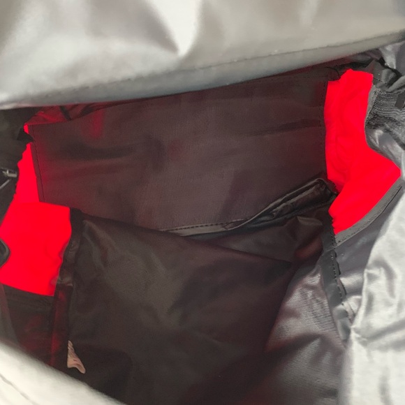 GUESS men’s Unisex Black /red 100% nylon backpack NWT - Picture 9 of 9